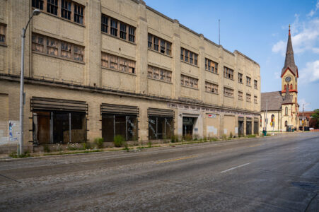 The long abandoned Milwaukee Mall building on North Avenue as seen in August 2023.