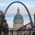 The Gateway Arch behind the Old St. Louis County Courthouse.in St Louis, Missouri.