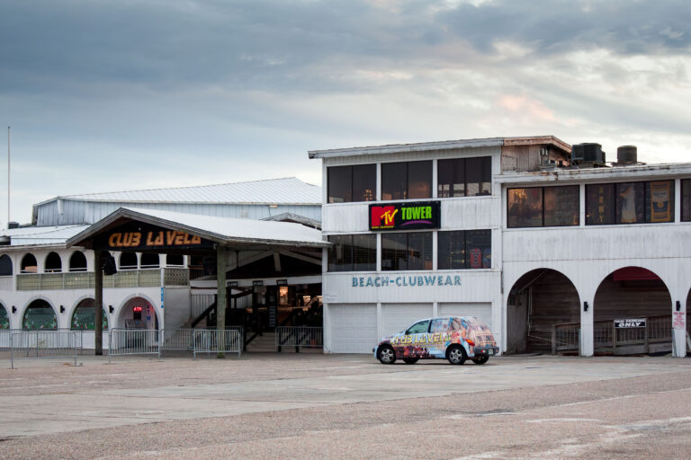Club La Vela Nightclub, Panama City Beach, Florida, 2009 1 Club La Vela, a large nightclub complex in Panama City Beach, Florida, is pictured in 2009. The establishment was known as 'The Largest Nightclub in the USA'.
