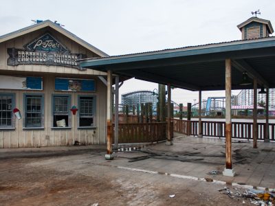 P. Joe's Pretzels and Churros, Six Flags New Orleans