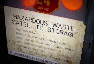 HAZARDOUS WASTE
SATELLITE STORAGE
	•	ONE drum only
	•	MUST be closed, except when filling
	•	MUST have hazardous waste label visible
	•	MUST have contents identified
	•	Date label when full
	•	Move to waste storage within 48 hours after filling

FLAMMABLE LIQUID CAN