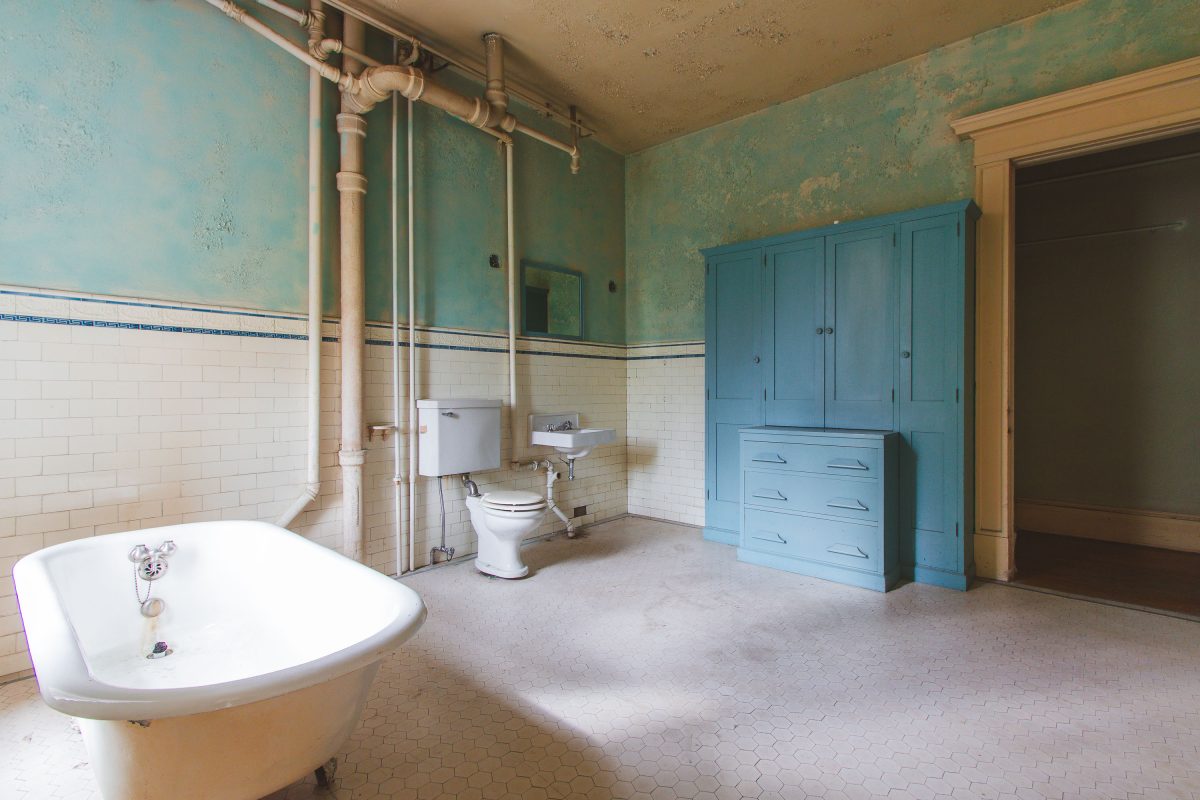 Clawfoot Tub and Bathroom, Fergus Falls Kirkbride Building, Minnesota