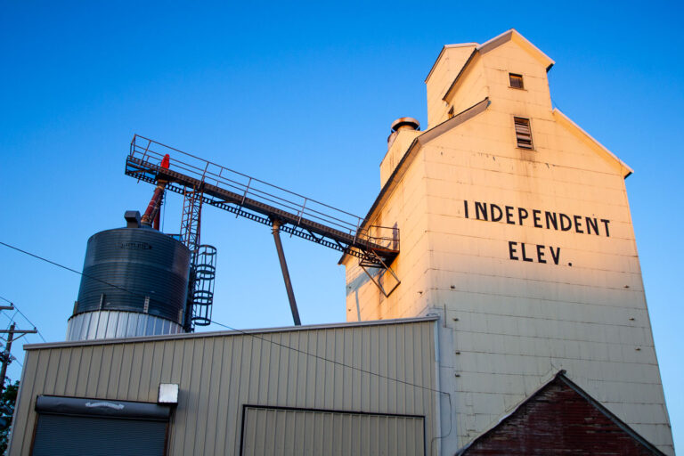 Independent Elevator in Glencoe Minnesota 2 Independent Elevator in Glencoe, Minnesota.