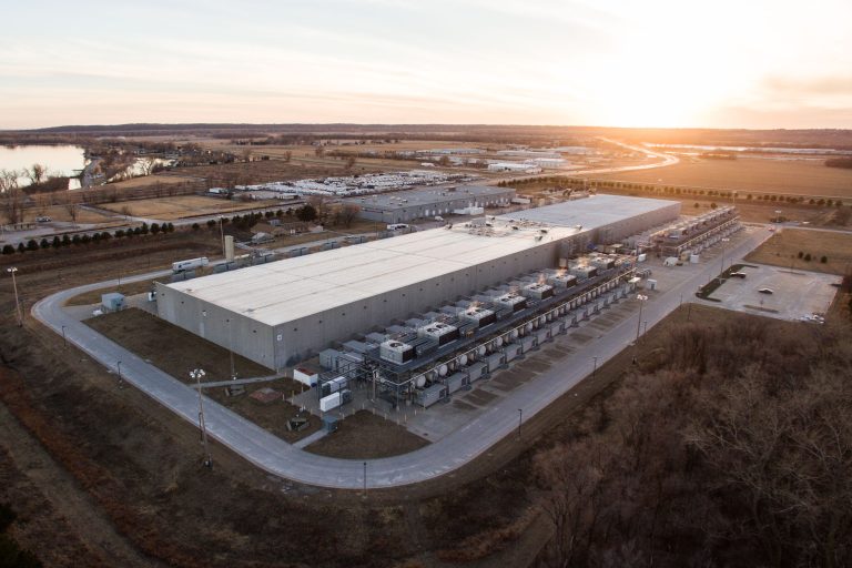 Google Data Center, Council Bluffs, Iowa 1 Aerial view of Google's data center facility with cooling equipment in Council Bluffs, Iowa.
