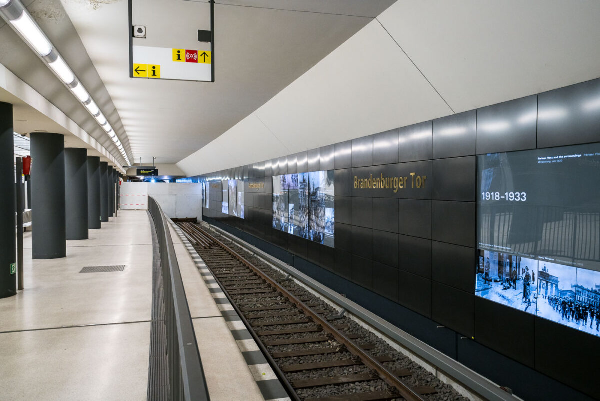 Brandenburger Tor Train Station