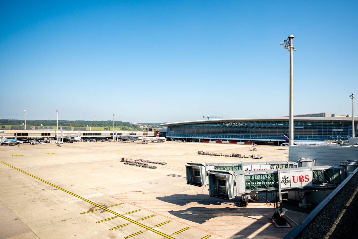 Zürich Airport Terminal Apron with UBS Jet Bridges