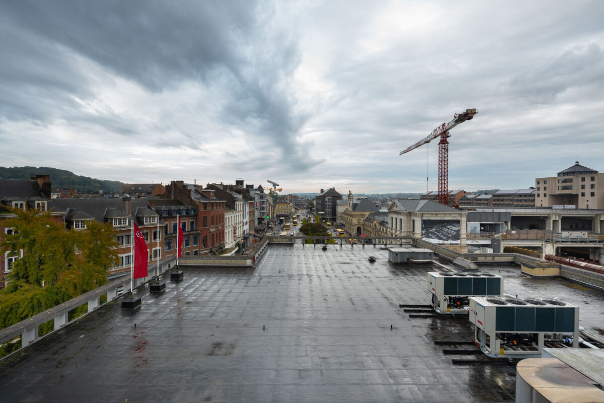 Crane over Rue de Fer, Namur
