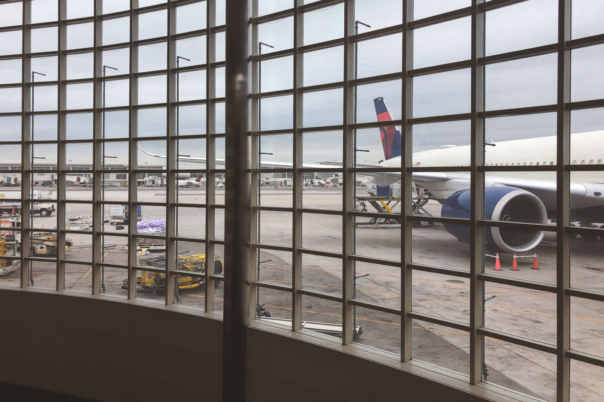 Delta plane at Detroit Metropolitan Wayne County Airport DTW
