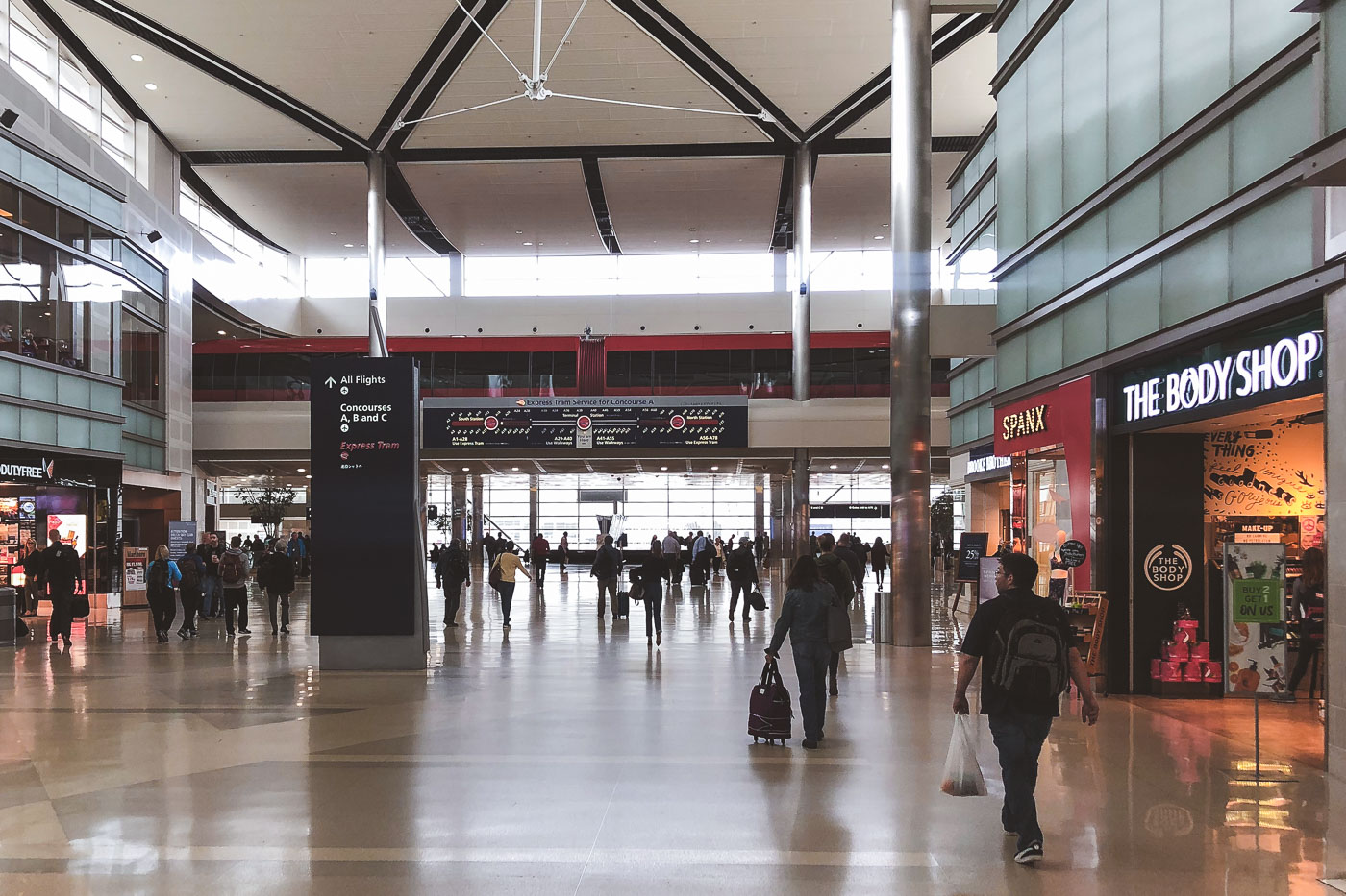 Detroit Metropolitan Wayne County Airport DTW