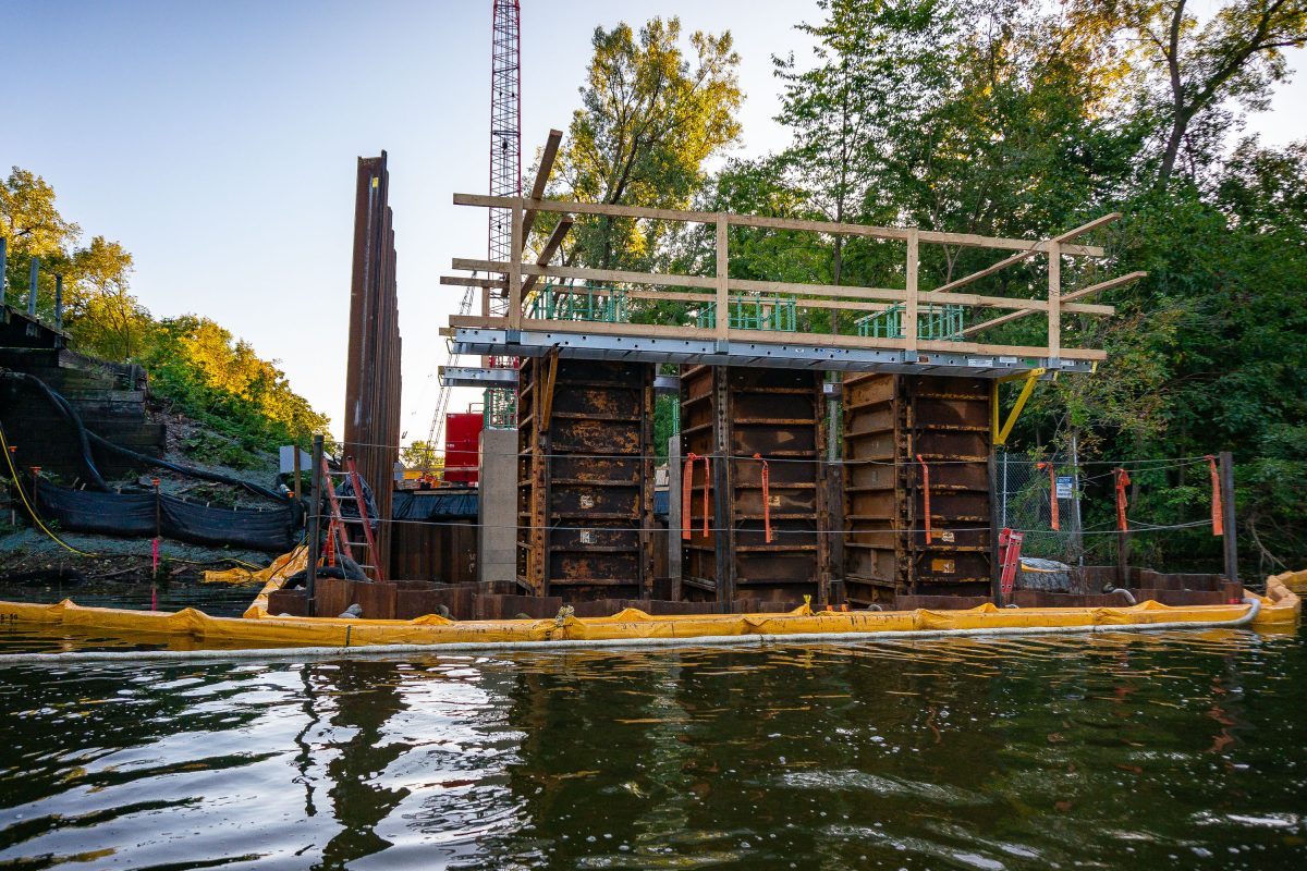 Bridge Construction Along the Kenilworth Channel