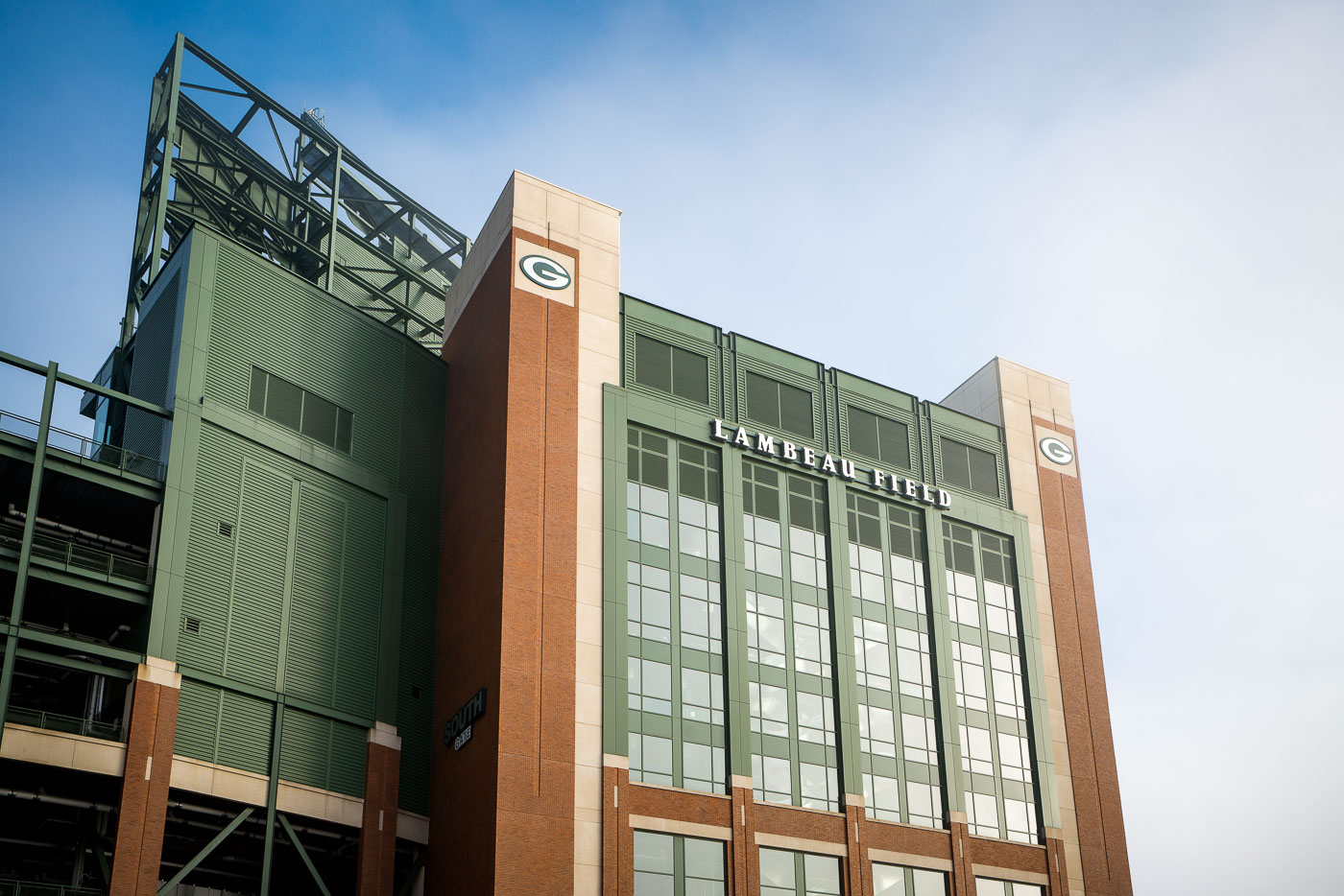 Winter morning outside Lambeau Field