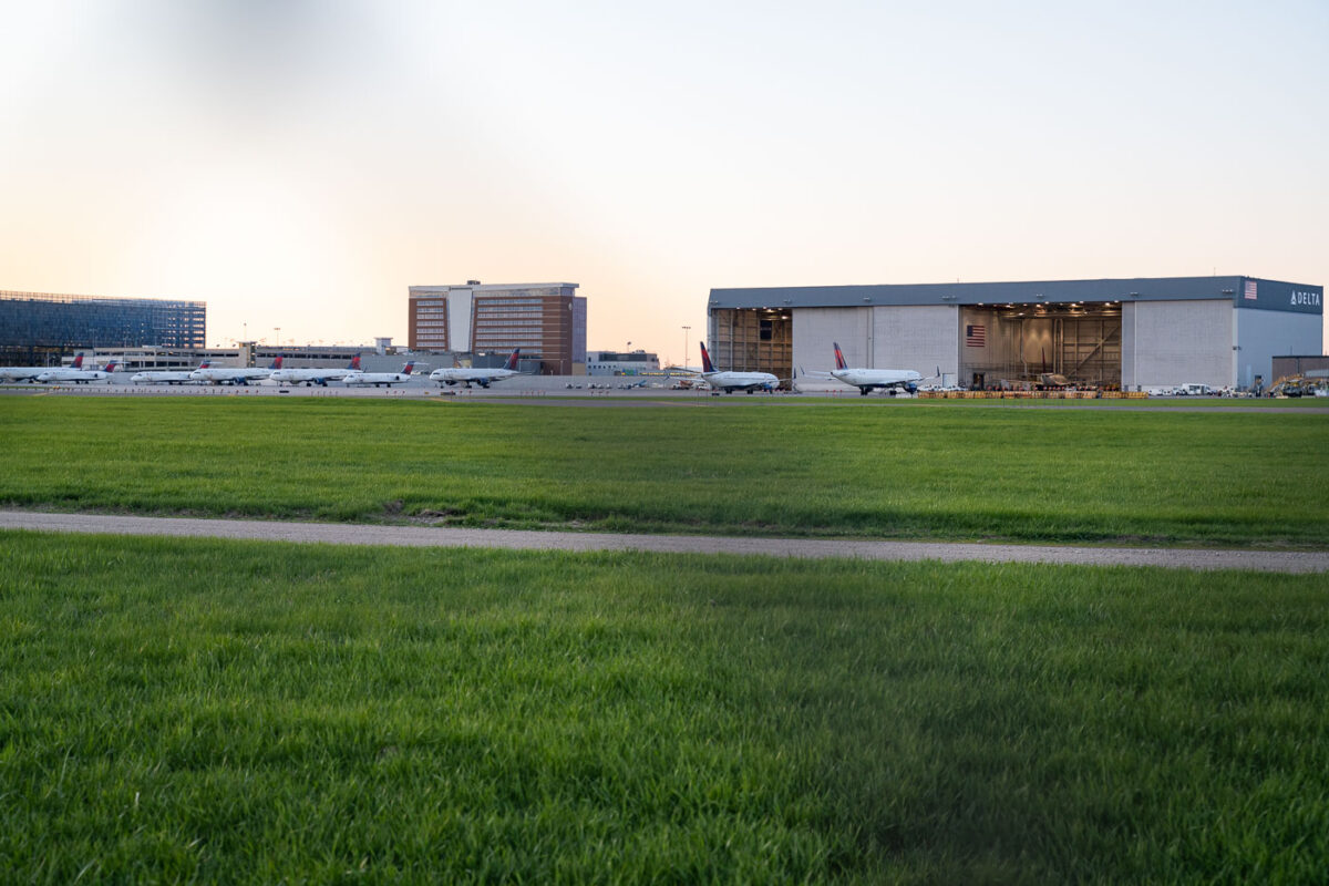 A Delta Hangar at Minneapolis–Saint Paul International Airport.