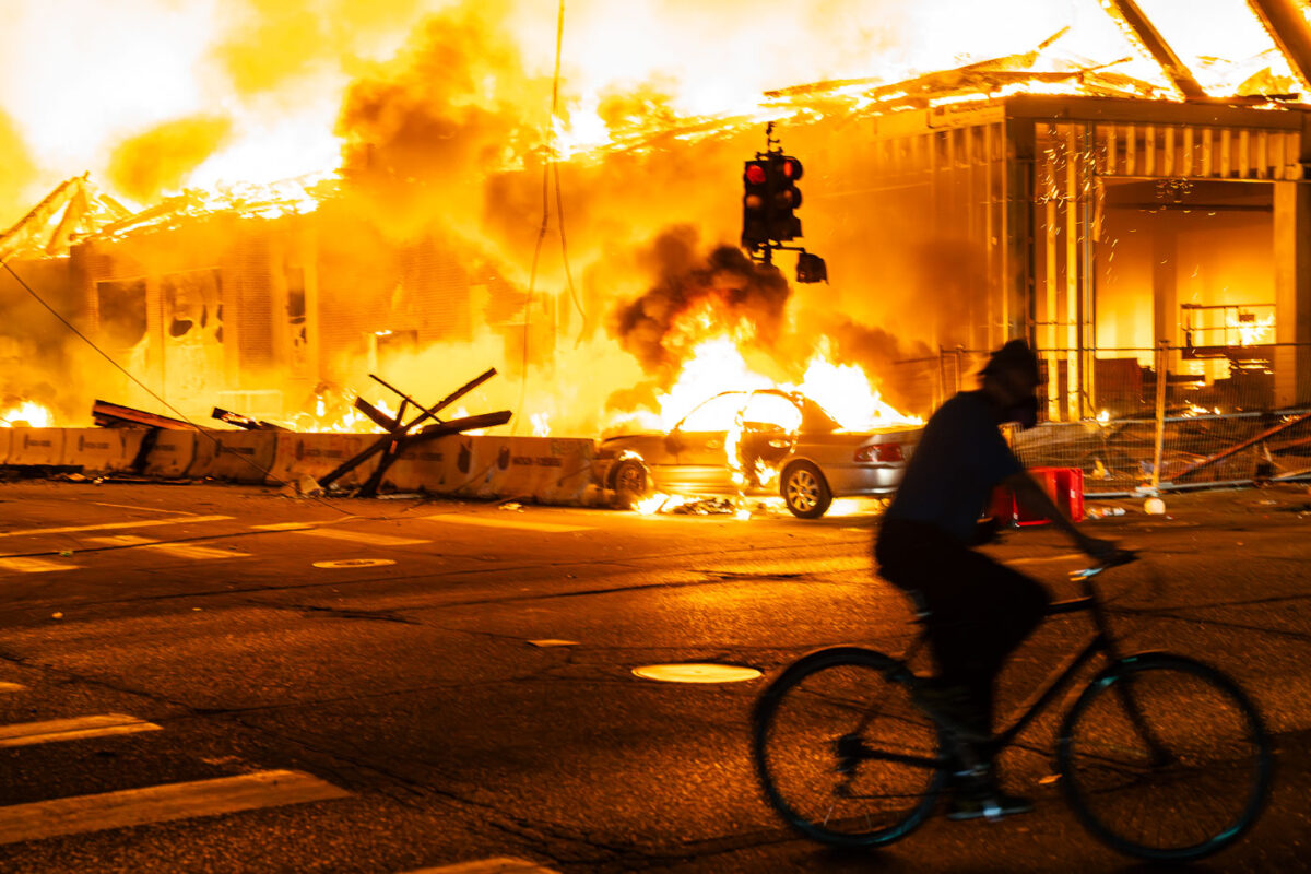Everlake apartment building on fire during 2020 riots