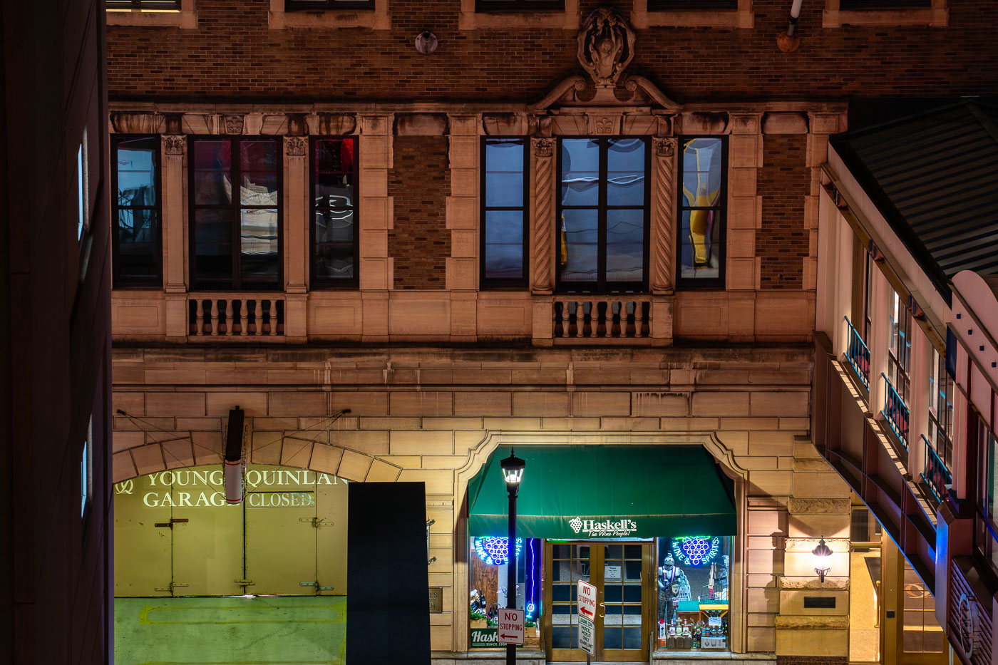 Haskell's Liquor Store at night in Minneapolis
