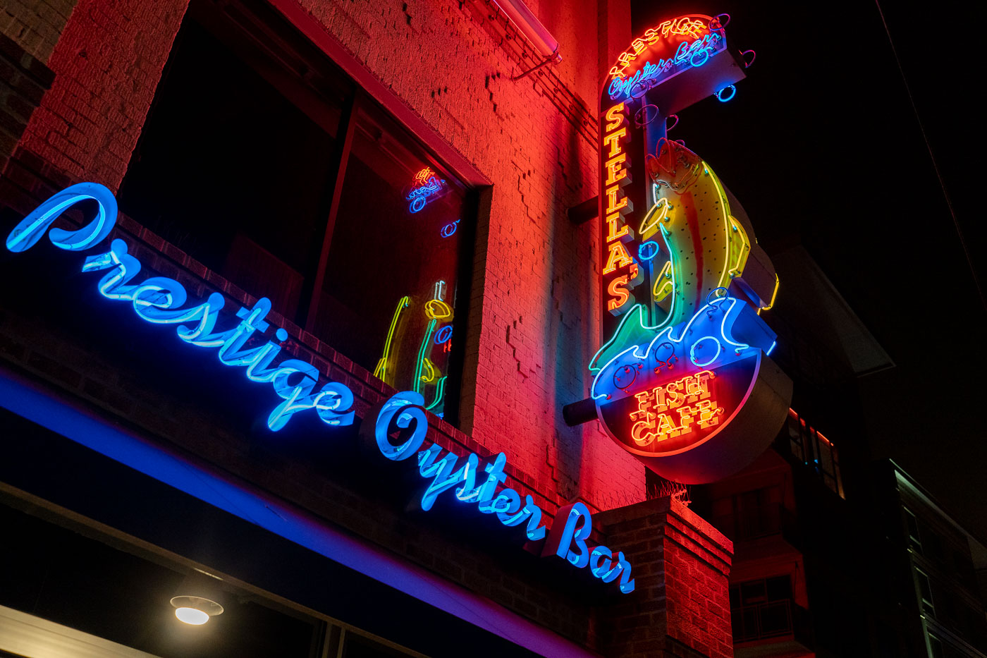 Stellas Prestige Oyster Bar Neon Sign in Minneapolis