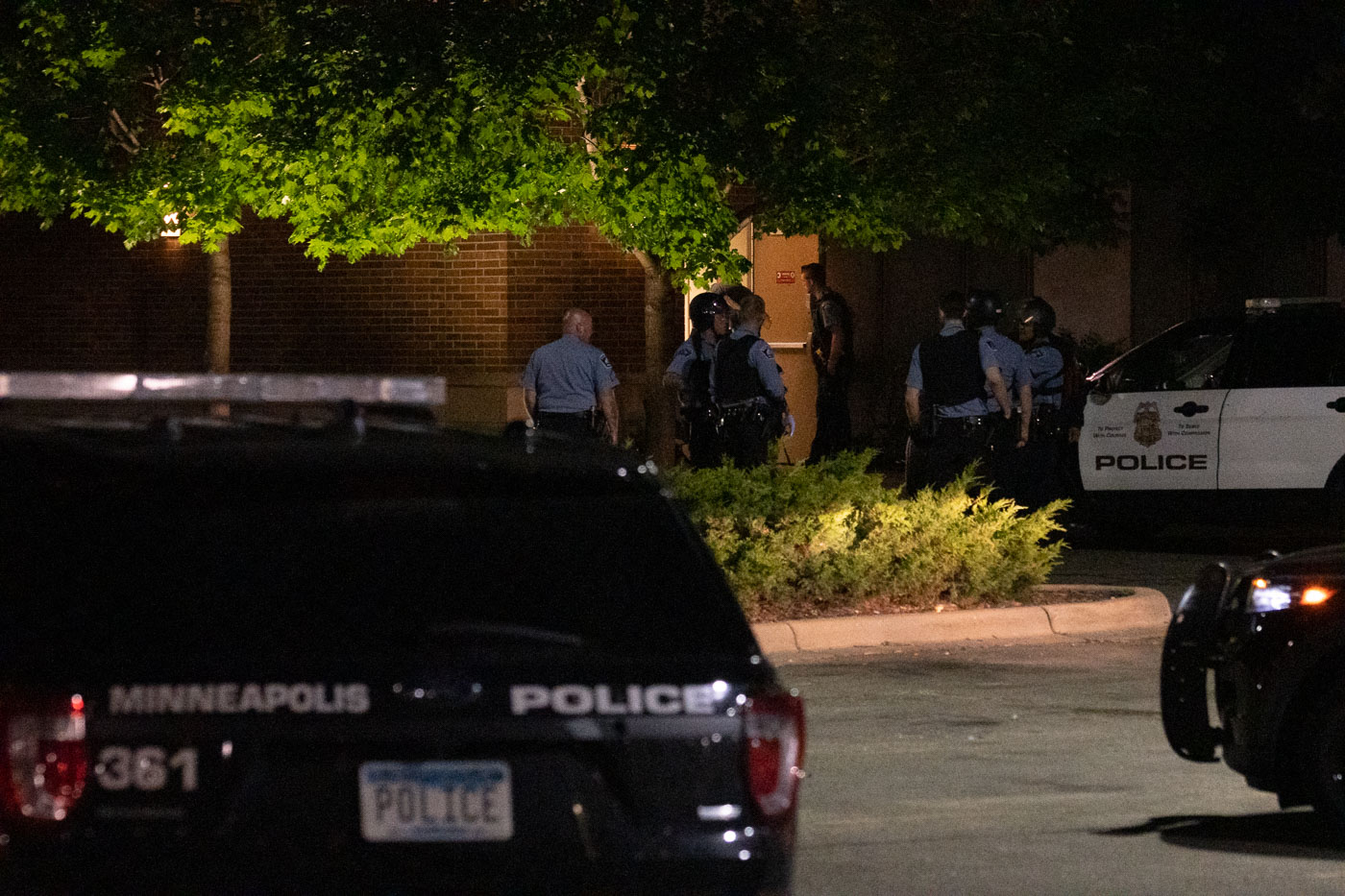 Minneapolis police enter the Sheraton Hotel