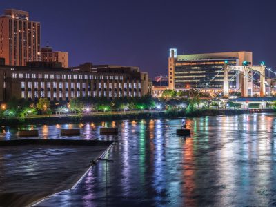 Minneapolis: Mississippi River, Hennepin Bridge, US Post Office 2020