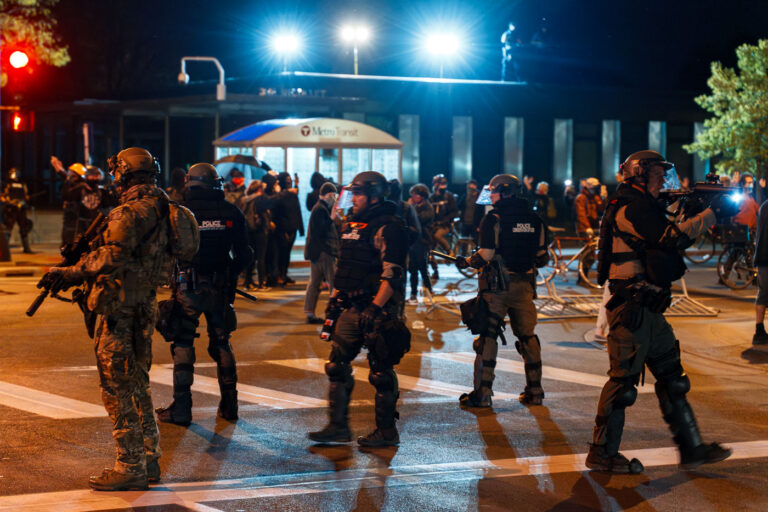 51 arrested as Chauvin bails out 3 Minneapolis Police along with State Patrol Conservation Officers arrive to the 5th Precinct with a large amount of tactical gear to clear out and arrest 51 people protesting after Derek Chauvin is released on bail.