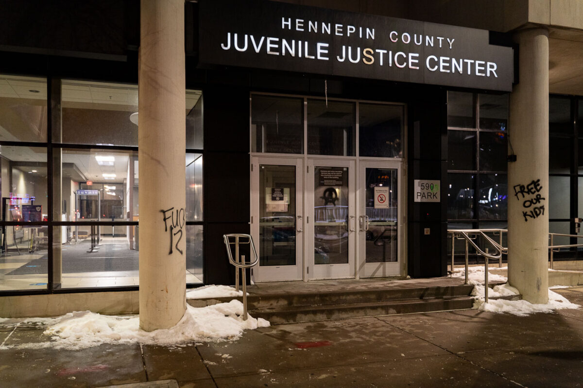 Around a hundred joined a NYE nationwide call for protest supporting those imprisoned by the state. The Minneapolis Police, State Patrol, Golden Valley PD, Hennepin Sheriffs, & state aerial surveillance descended on the area to arrest dozens after the jail was spray-painted.