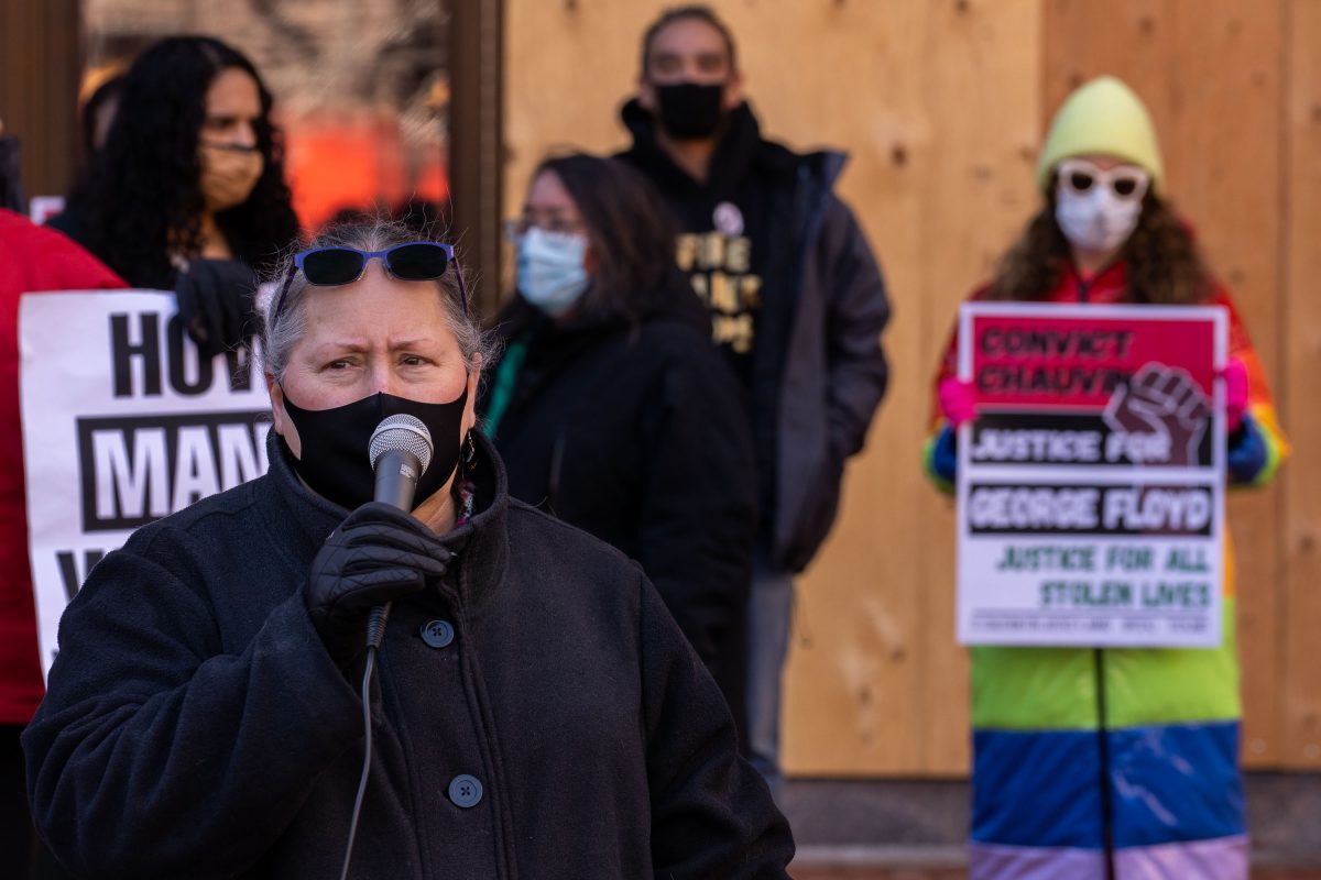 Michelle Gross speaks at Hennepin County Government Center