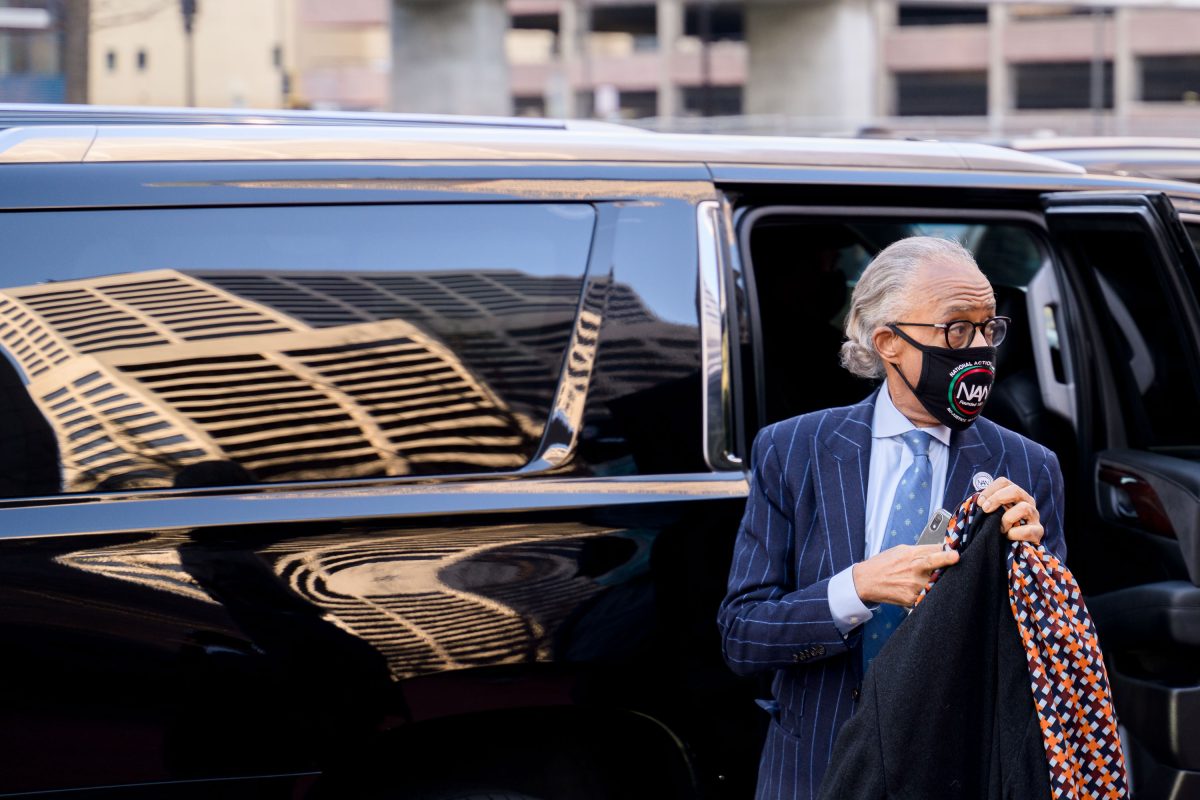 Al Sharpton arrives to Chauvin trial