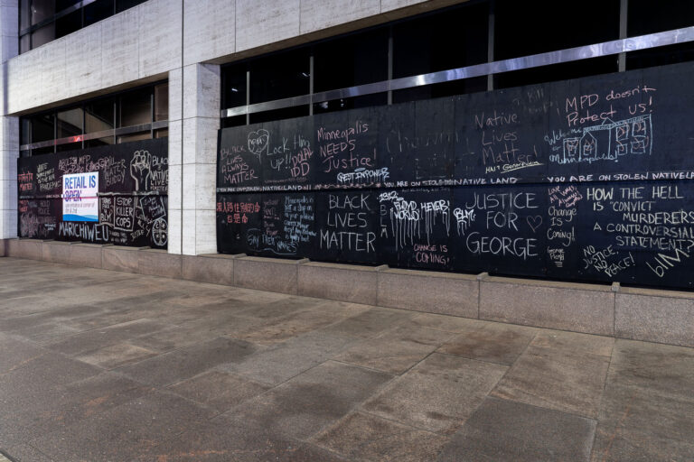 Chalk art on US Bank Plaza boards 4 US Bank Plaza, across from the Government Center, put up black boards which prompted people to bring chalk. They've been somewhat of an ongoing messageboard that continuously changes.