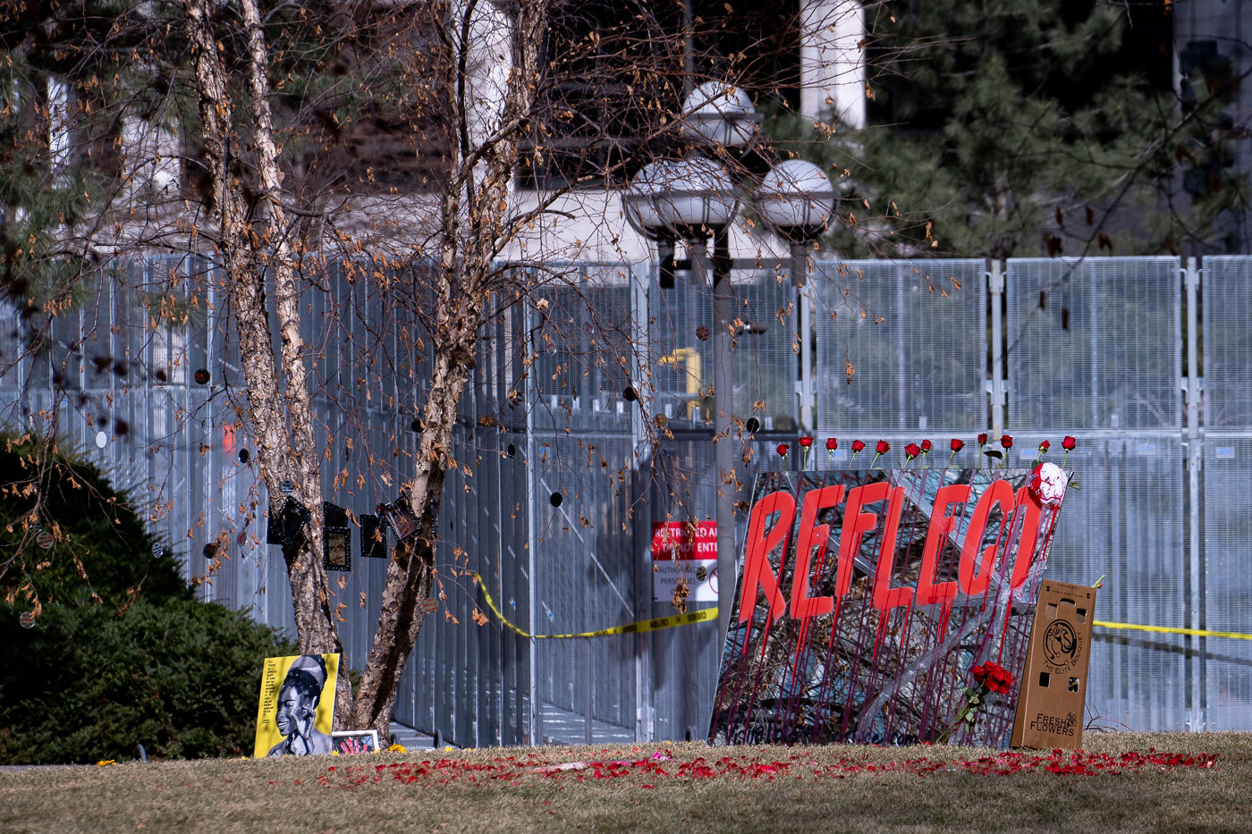 Reflect art installation outside Chauvin trial