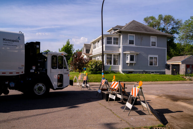 Minneapolis Public Works removes street barricades at GFS 3 Minneapolis Public Works clears out new barricades that were placed on 38th Street.