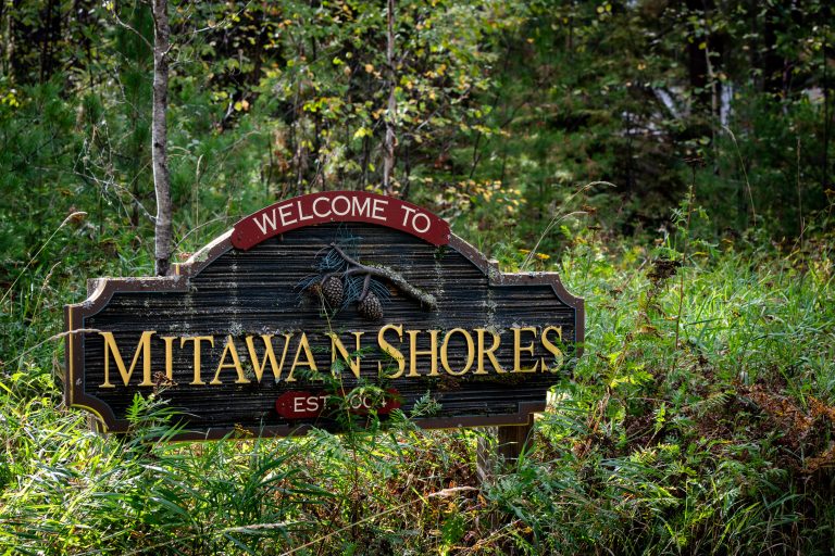 Welcome to Mitawan Shores Sign, Minnesota 3 Welcome to Mitawan Shores Sign, Minnesota