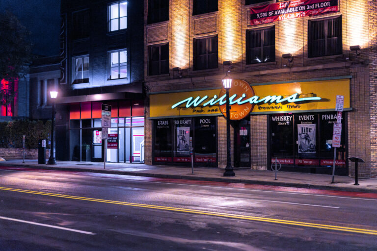 William's Pub on Hennepin Avenue in Minneapolis 2 William's Pub on Hennepin Avenue in Uptown Minneapolis at night.
