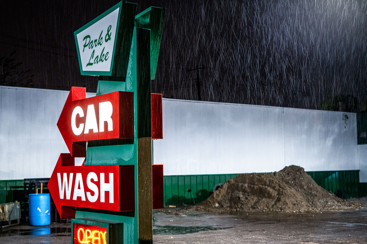 Park and Lake Car Wash in the rain