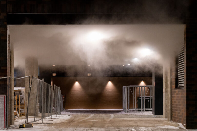 Minneapolis: Steam rises in -15F cold, January 2, 2022 2