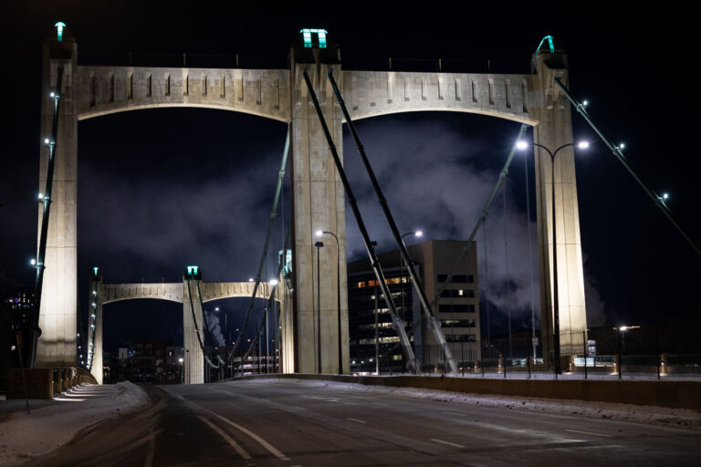 Hennepin Avenue Bridge on frigid night 1 Minneapolis gets hidden behind steam when it gets to -15F. Some photos from the early morning hours of January 2, 2022.