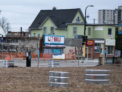 U7 Nails and Graffiti, Chicago Ave, Minneapolis