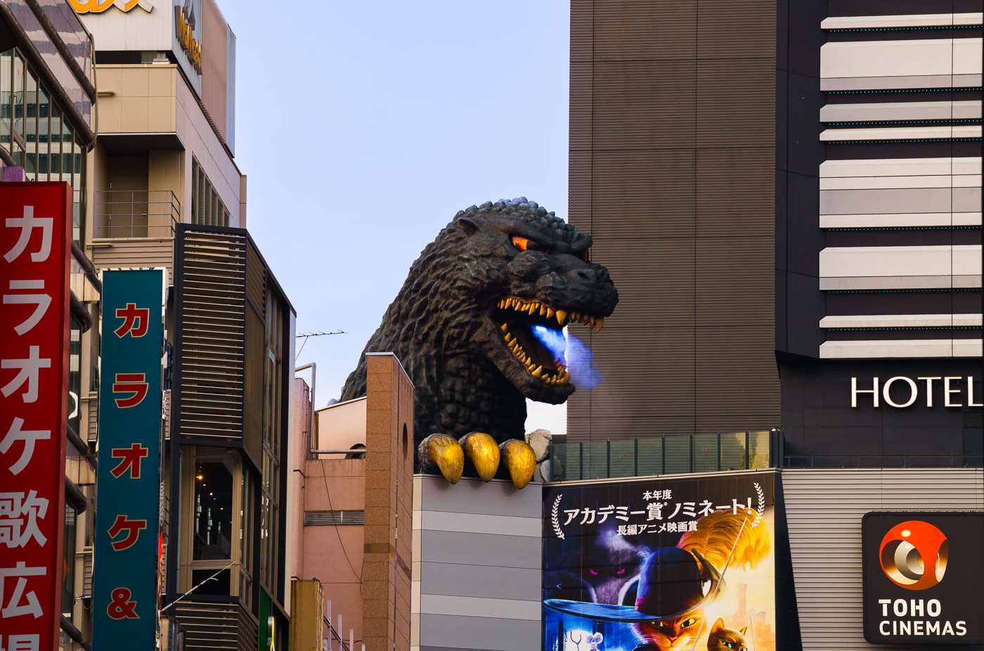 Godzilla Head at Toho Cinemas, Kabukicho