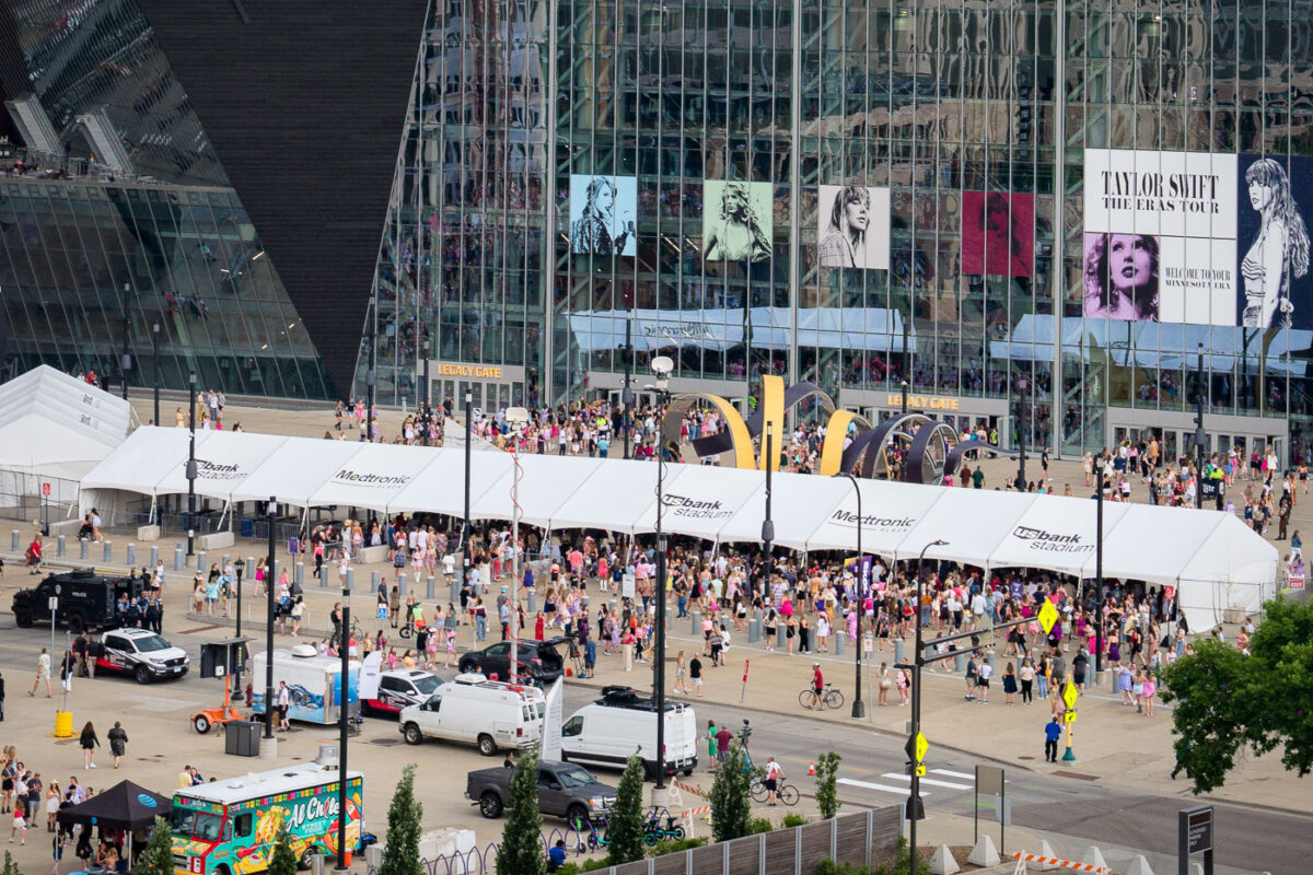 Taylor Swift signs on US Bank Stadium