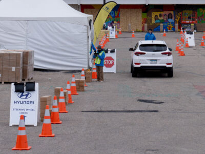 Hyundai Mobile Clinic Distributes Anti-Theft Software in Minneapolis