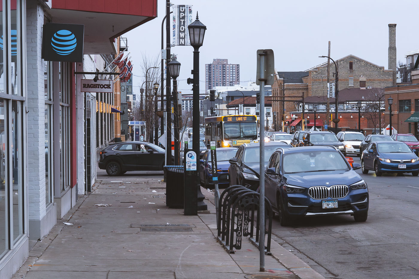 Ragstock and ATT on Lake Street