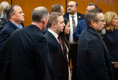 Accused murderer and Minnesota State Trooper Ryan Londregan arrived to court this morning to a thunderous applause from hundreds who seemed to have arrived in private buses/vans lining the street. He's accused of killing Ricky Cobb II during a Minneapolis traffic stop last July.