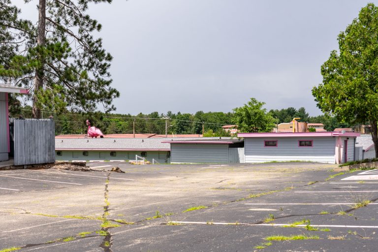 Abandoned Flamingo Motel in Wisconsin Dells