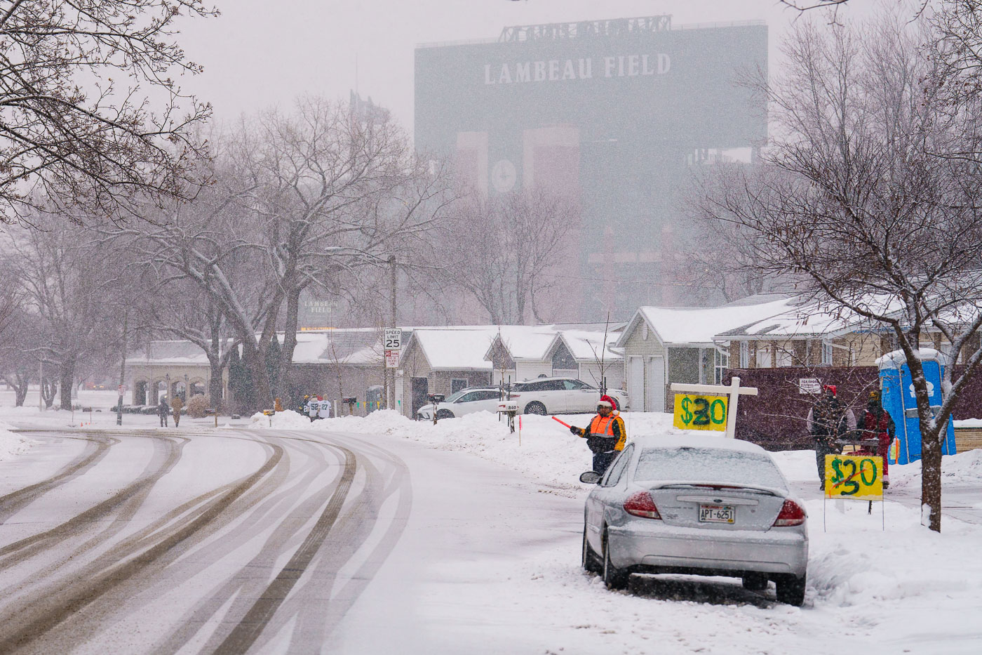 Lambeau Field neighborhood parking