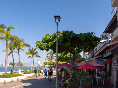 Puerto Vallarta Malecón: Shops and Bay Views