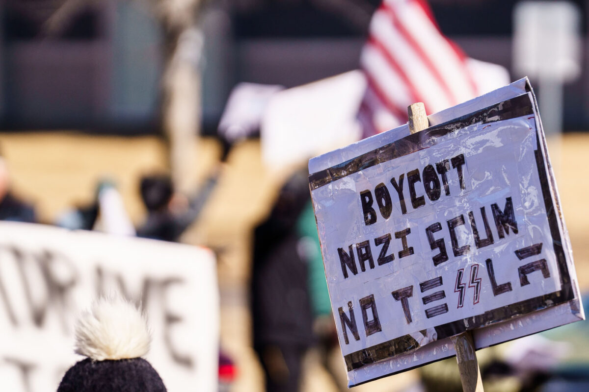 Protest sign reading:

"Boycott Nazi Scum No Tesla".

Protesters have gathered each Saturday for weeks now at this Tesla Facility just outside of Minneapolis (Golden Valley).



Protesters have gathered each Saturday for weeks now at this Tesla Facility just outside of Minneapolis (Golden Valley).