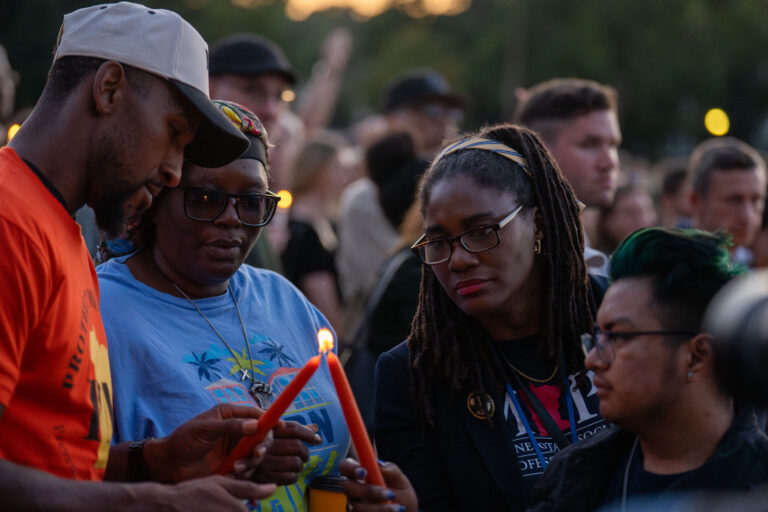 Mourners light candles at a Minneapolis vigil 4 The Minneapolis community gathered at Lynnhurst Park last night for a vigil following the mass shooting at Annunciation School and Church earlier in the morning. 2 children were killed and 17 others injured. The crowd heard from speakers ranging from the Minnesota Attorney General, Minneapolis Mayor and City Council Members, and Congresswomen.