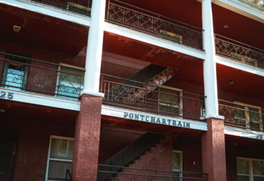 Every time I ride by this place I can't help but think how great the name is for this place. Looks like they took this building directly from new orleans and brought it here.