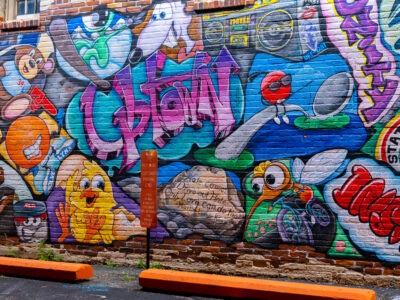 Hate cannot drive out hate mural in Minneapolis