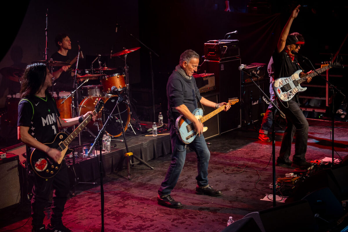 Bruce Springsteen performed “Streets of Minneapolis” at First Avenue in downtown Minneapolis this afternoon. He was the special guest on a show that included Tom Morello, part of Rise Against, Al Di Meola, Ike Reilly. The “Concert of solidarity & resistance to defend MN!” was announced on Wednesday.