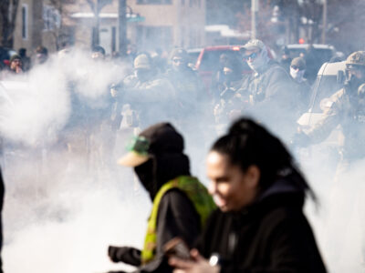 Federal agents deploy tear gas at Park Ave & 35th St, Minneapolis