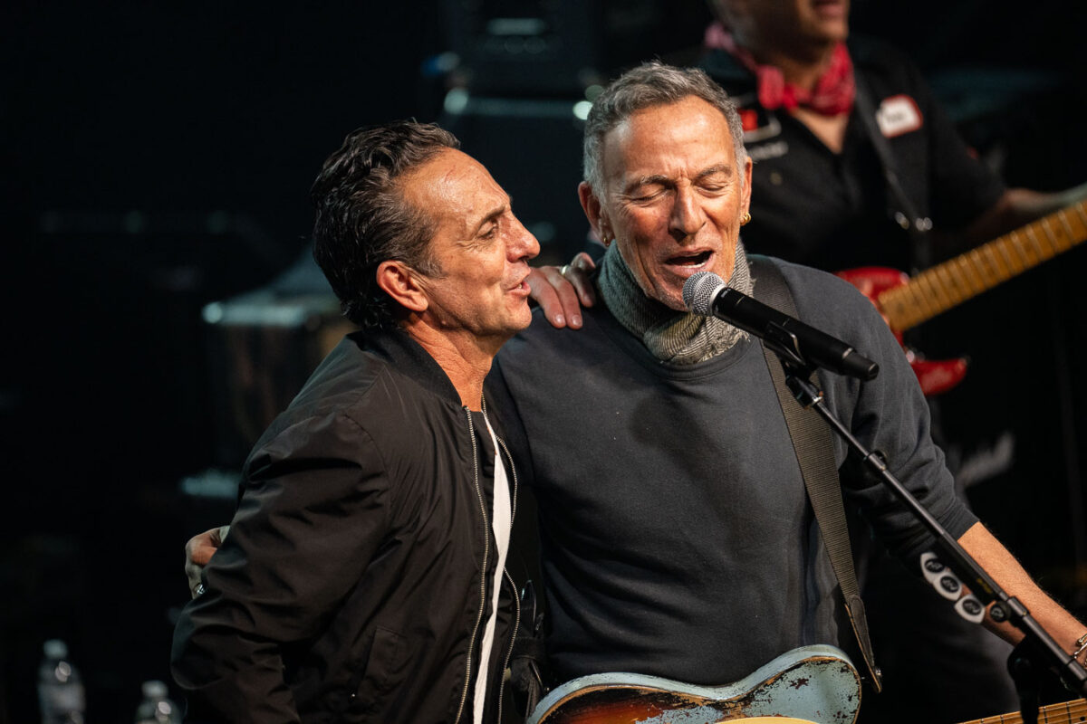 Bruce Springsteen performed “Streets of Minneapolis” at First Avenue in downtown Minneapolis this afternoon. He was the special guest on a show that included Tom Morello, part of Rise Against, Al Di Meola, Ike Reilly. The “Concert of solidarity & resistance to defend MN!” was announced on Wednesday.