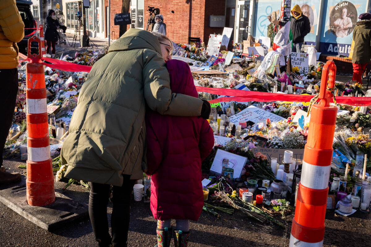 A mom and daughter at the Alex Pretti Memorial on January 27, 2026. Pretti was shot and killed by Border Patrol officers on January 24th, 2026.